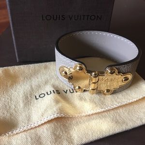 💯% Authentic Louis Vuitton Leather Bracelet